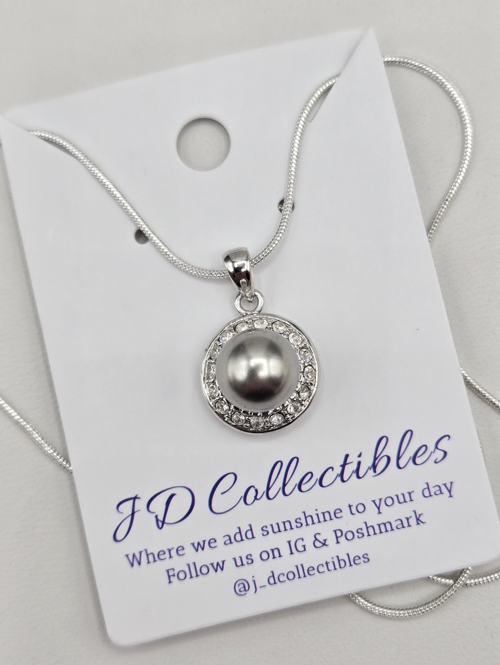 Swarovski Crystal Elements Silver Pearl Halo Necklace Gray Black Pearl 20 inch
